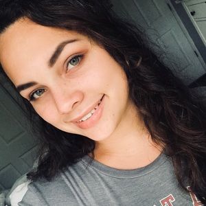 Meet your Posher, Evelyn